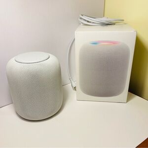 Apple HomePod Smart Speaker - White